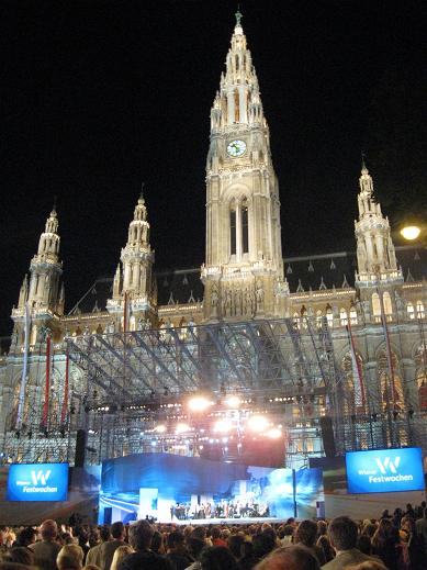 Eröffnung der Wiener Festwochen im Rathausplatz!